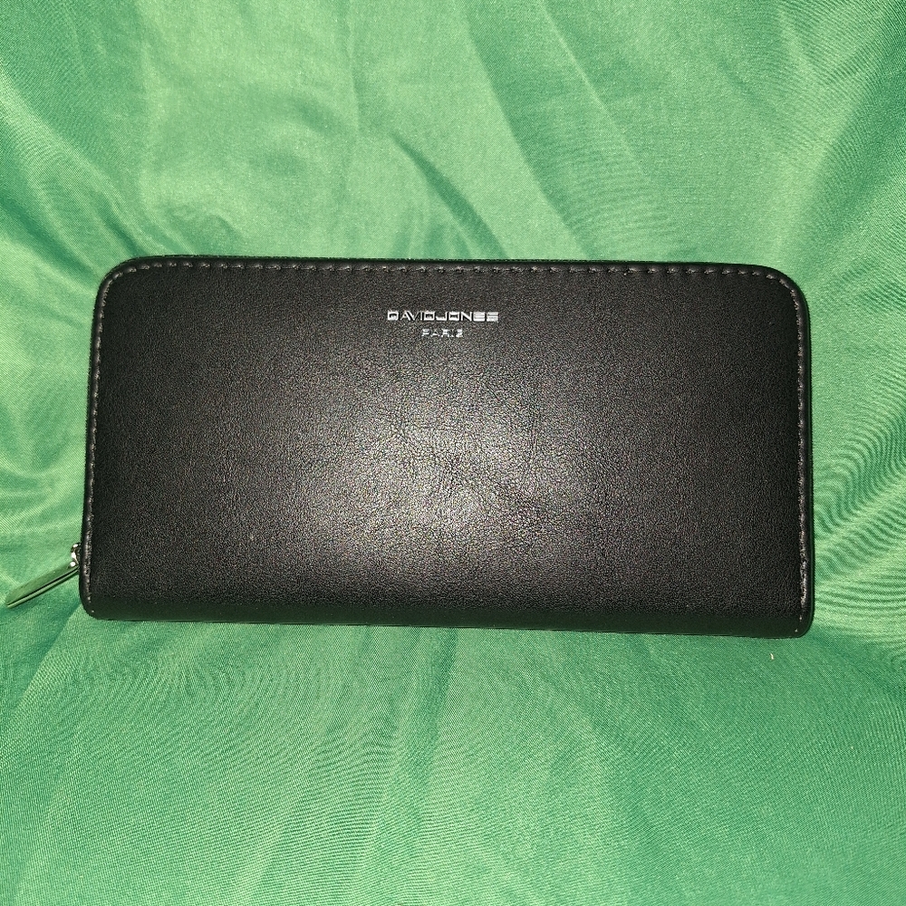 David Jones Black Wallet Like New Great Gift Under $20